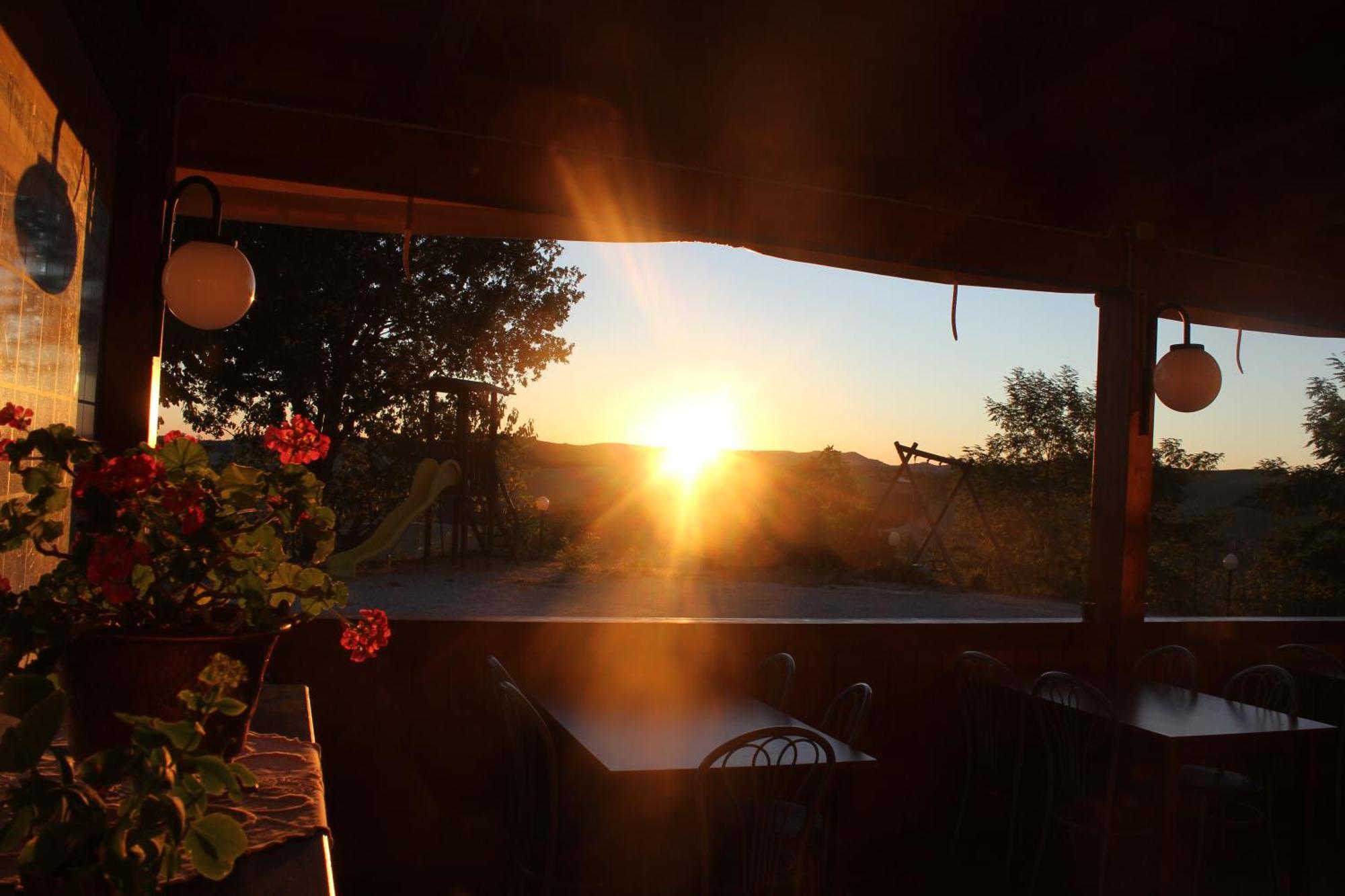Agriturismo La Valle Del Vento ウルビーノ エクステリア 写真