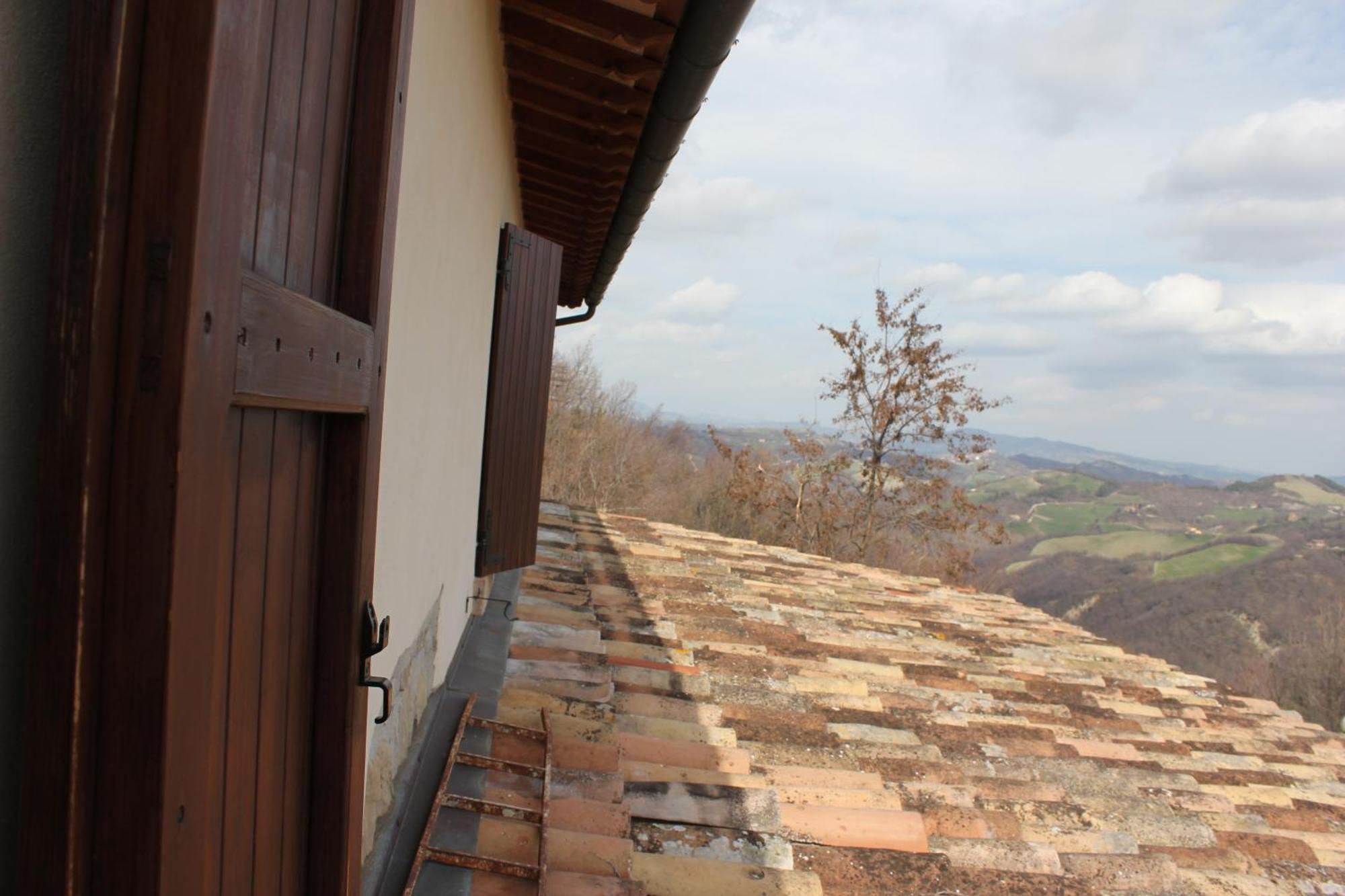 Agriturismo La Valle Del Vento ウルビーノ エクステリア 写真