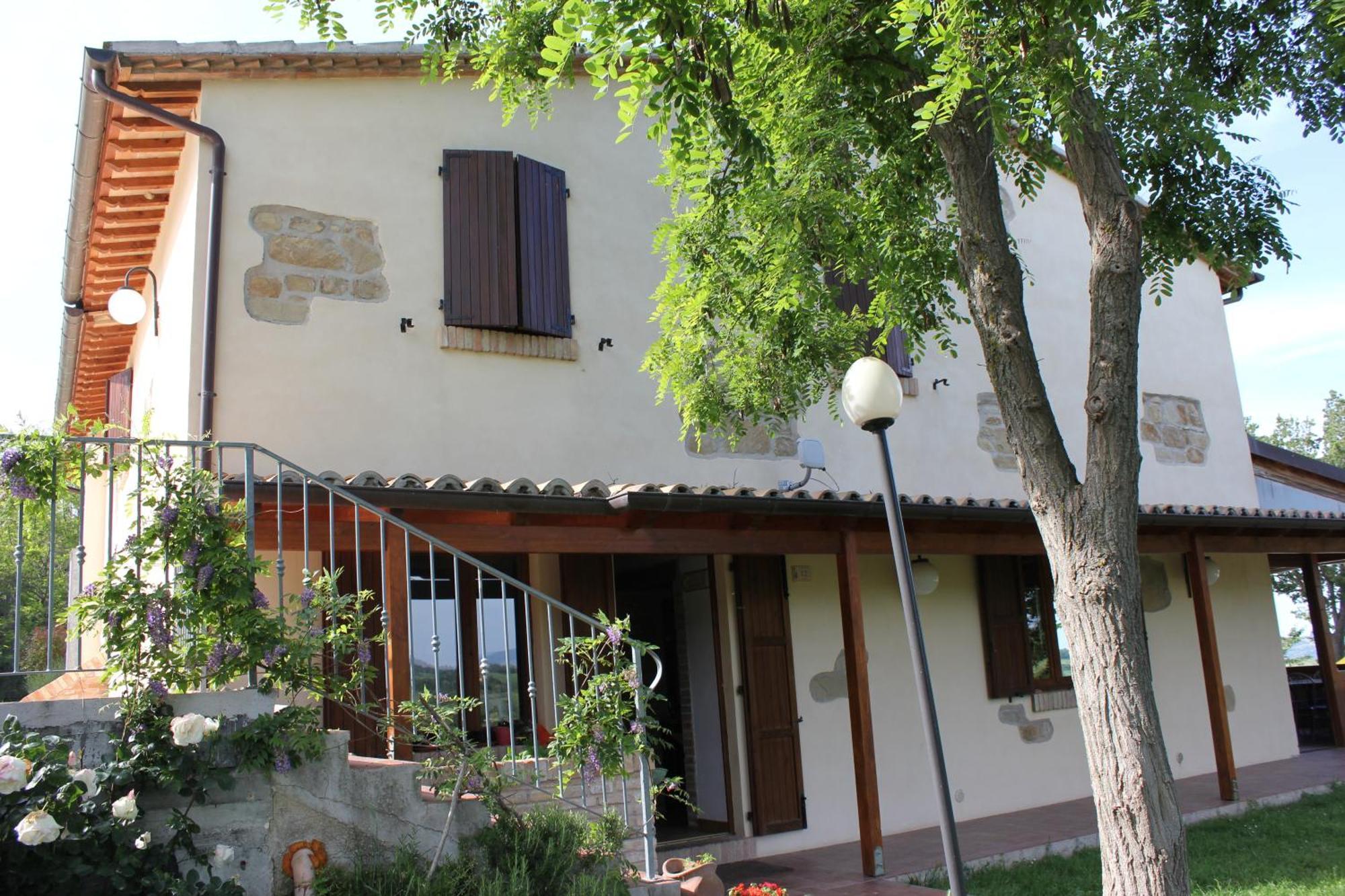 Agriturismo La Valle Del Vento ウルビーノ エクステリア 写真