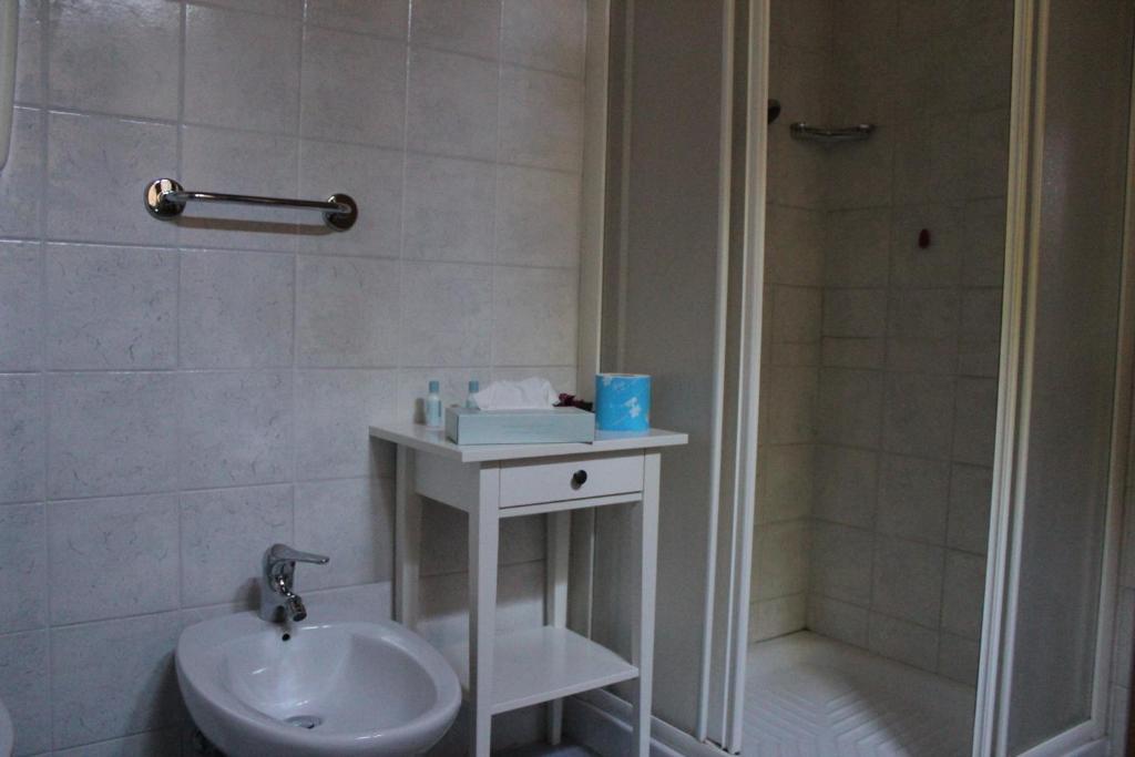 Agriturismo La Valle Del Vento ウルビーノ 部屋 写真