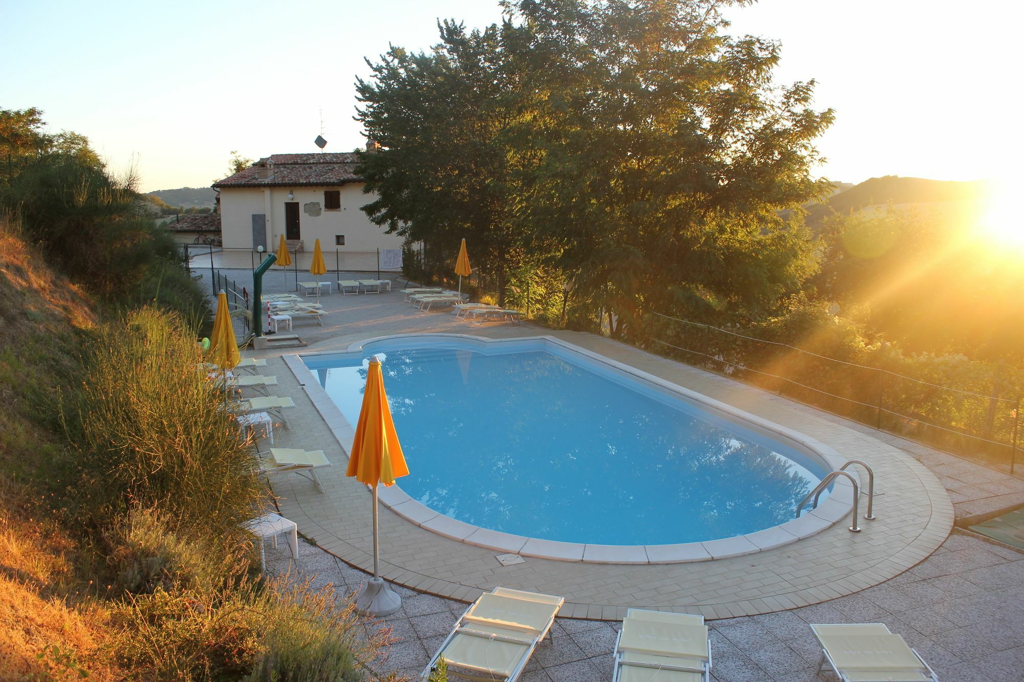 Agriturismo La Valle Del Vento ウルビーノ エクステリア 写真